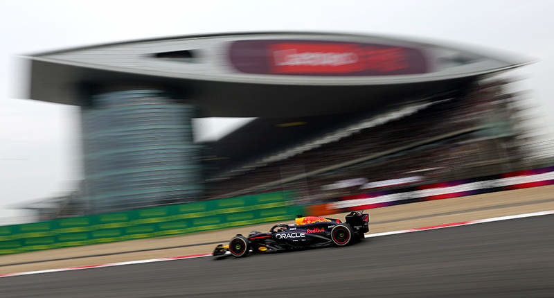 SHANGHAI, CHINA - APRIL 21: Max Verstappen of the Netherlands driving the (1) Oracle Red Bull Racing RB20 on track during the F1 Grand Prix of China at Shanghai International Circuit on April 21, 2024 in Shanghai, China. (Photo by Lintao Zhang/Getty Images ) // Getty Images / Red Bull Content Pool // SI202404210215 // Usage for editorial use only //