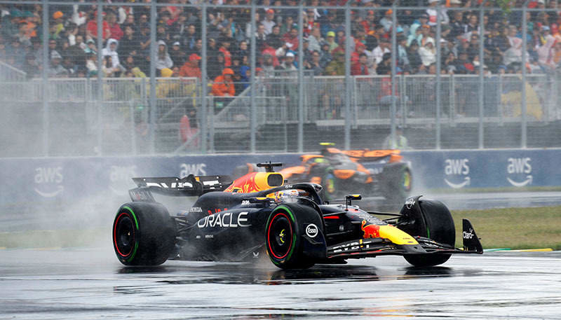 MONTREAL, QUEBEC - JUNE 09: Max Verstappen of the Netherlands driving the (1) Oracle Red Bull Racing RB20 leads Lando Norris of Great Britain driving the (4) McLaren MCL38 Mercedes on track during the F1 Grand Prix of Canada at Circuit Gilles Villeneuve on June 09, 2024 in Montreal, Quebec. (Photo by Chris Graythen/Getty Images) // Getty Images / Red Bull Content Pool // SI202406090933 // Usage for editorial use only //