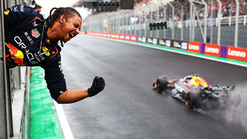 SAO PAULO, BRAZIL - NOVEMBER 03: An Oracle Red Bull Racing mechanic celebrates as Max Verstappen of the Netherlands and Oracle Red Bull Racing wins during the F1 Grand Prix of Brazil at Autodromo Jose Carlos Pace on November 03, 2024 in Sao Paulo, Brazil. (Photo by Mark Thompson/Getty Images) // Getty Images / Red Bull Content Pool // SI202411030602 // Usage for editorial use only //